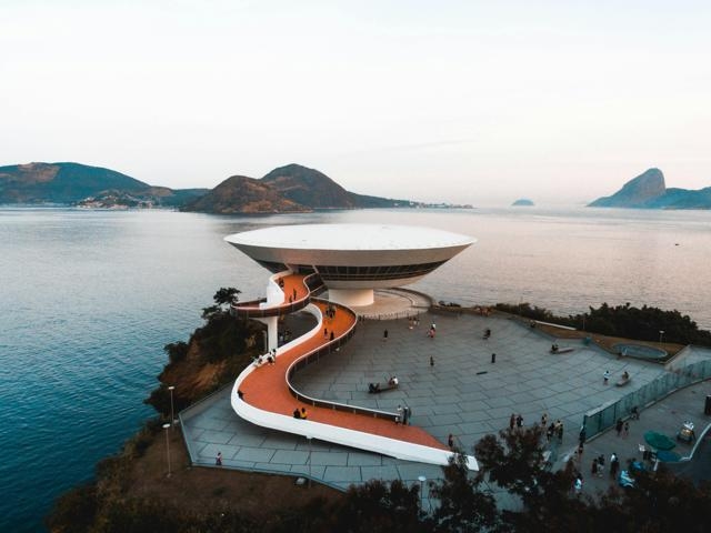 裝修施工員和土建施工員哪個好考