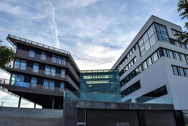 北京光伏系統(tǒng)土建工程師在大型光伏電站建設中，選他干活能省多少成本？